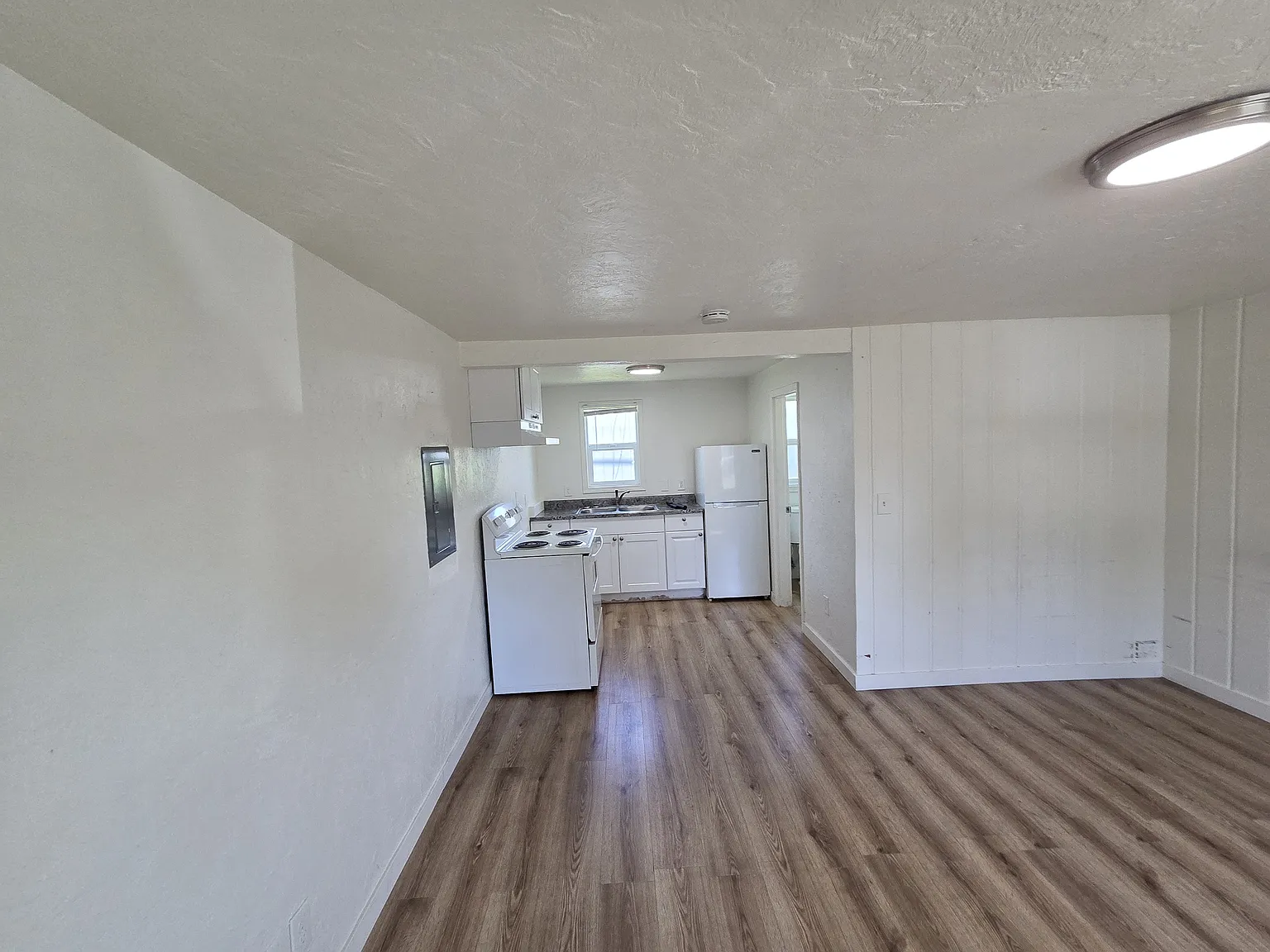 Gilbert Square Apartments — Photo 4