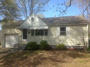 462 Fieldcrest Dr, Pittsburg, KS 66762