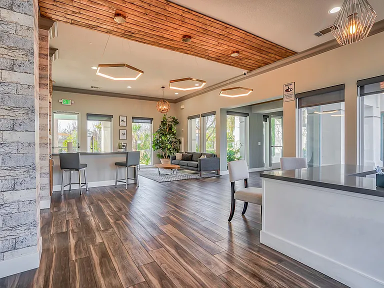 Ascent Townhome Apartments — Photo 44