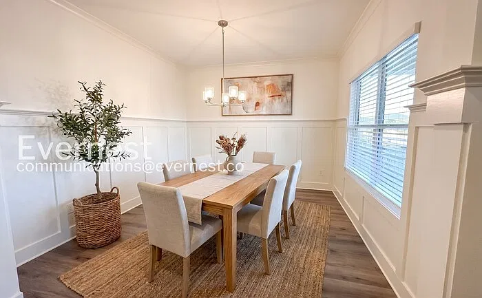 5 bed, 3.5 bath, 2632 sqft, $2,695 — Photo 3