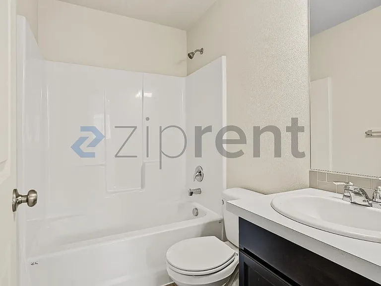 1900 NE 117th Ct — Photo 21