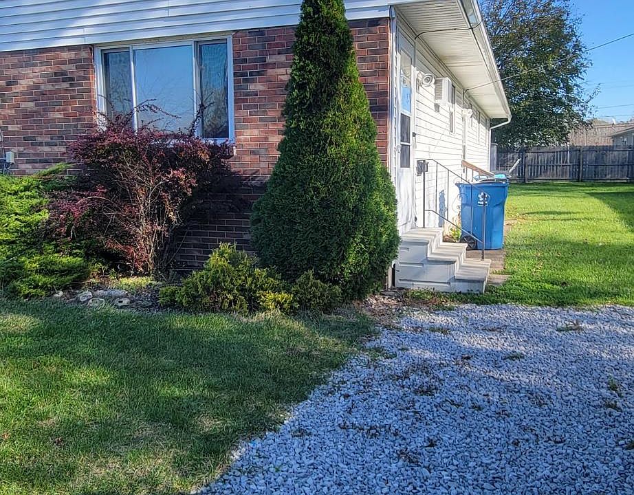 1st image of 623 Vermont Dr