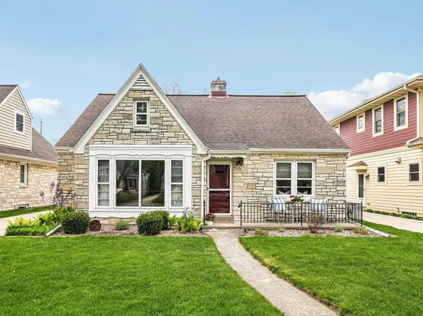 4949 N Idlewild AVENUE, Whitefish Bay, WI 53217