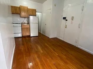 424 W 56th St #1F, New York, NY 10019