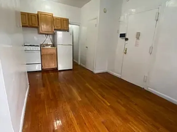 424 West 56th Street image 1 of 11