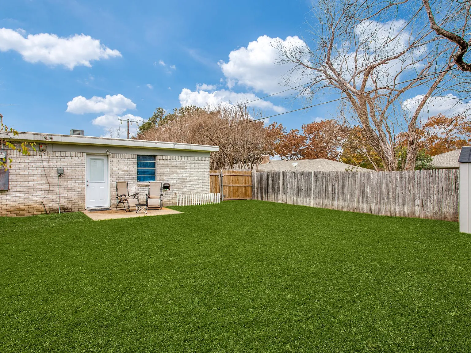 2 bed, 1200 sqft, $2,400 — Photo 4