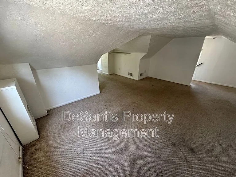 215 Spencer Ave #UPPER — Photo 20