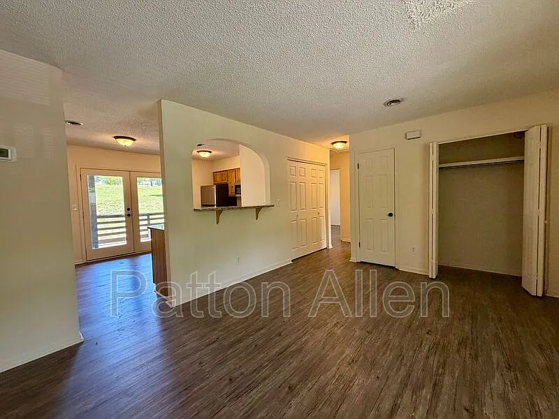 2 bed, 1.0 bath, 768 sqft, $1,250 — Photo 3