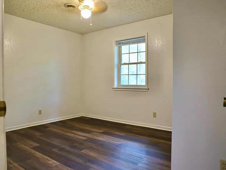 16280 Hardwood Ln — Photo 18