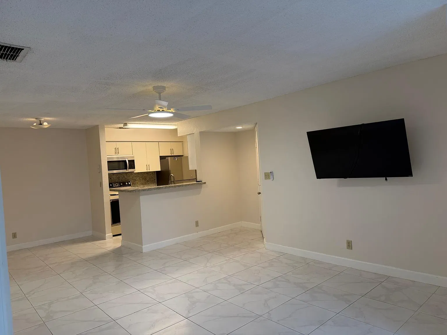 1 bed, 1.0 bath, 805 sqft, $1,790 — Photo 4
