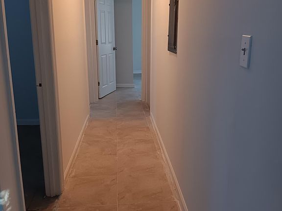 5th image of 2808 Woodland St S