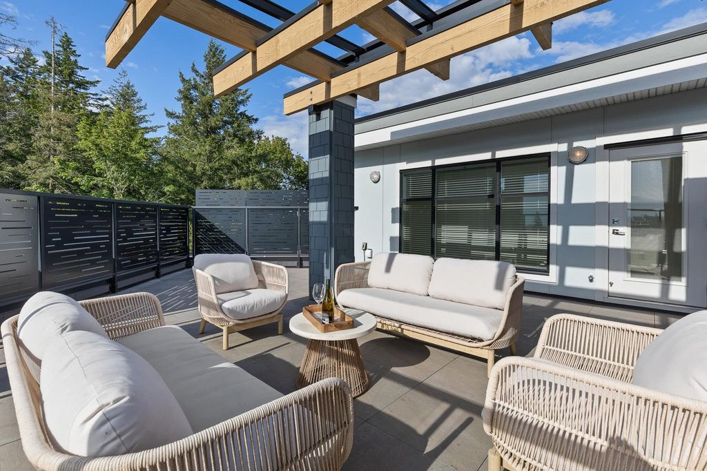 Apartment in Chilliwack, Vedder Crossing - View 2