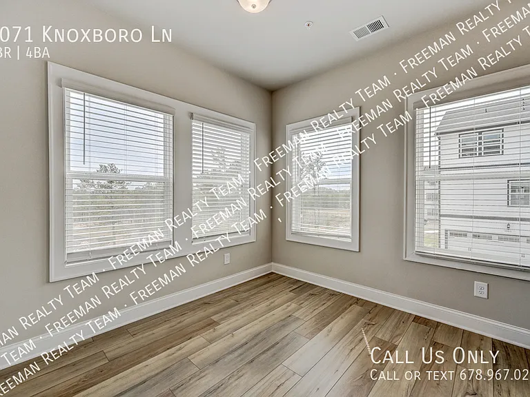 1071 Knoxboro Ln — Photo 10