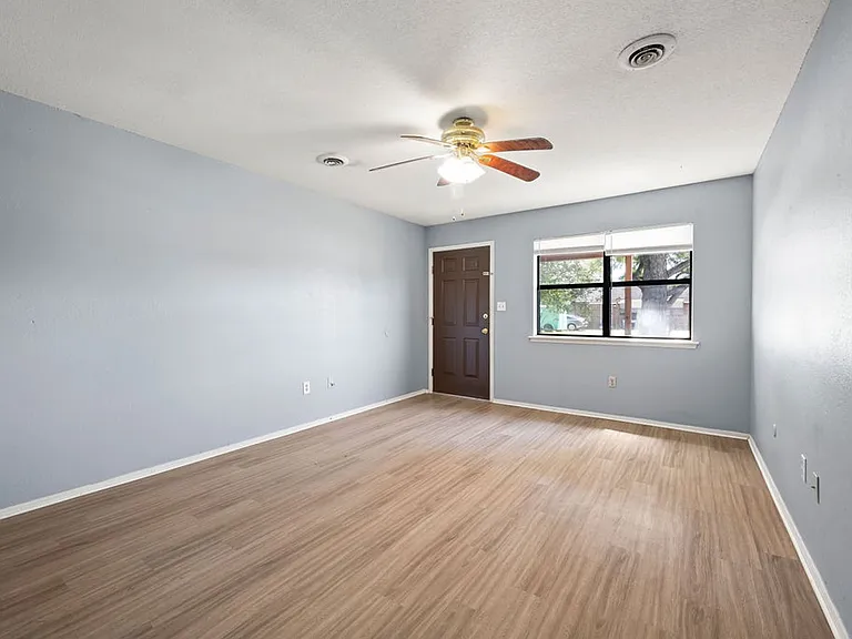 4424 W Acoma St — Photo 5