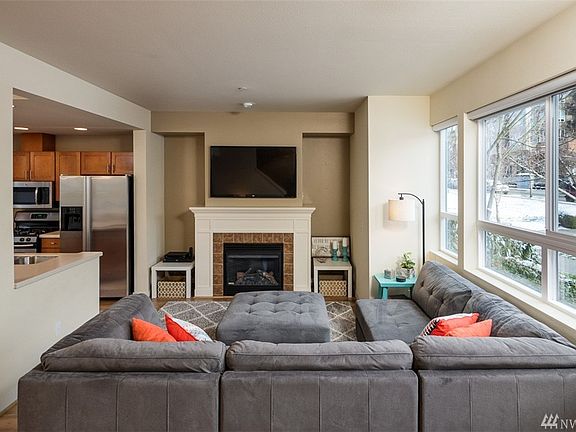 5th image of 1739 25th Ave NE