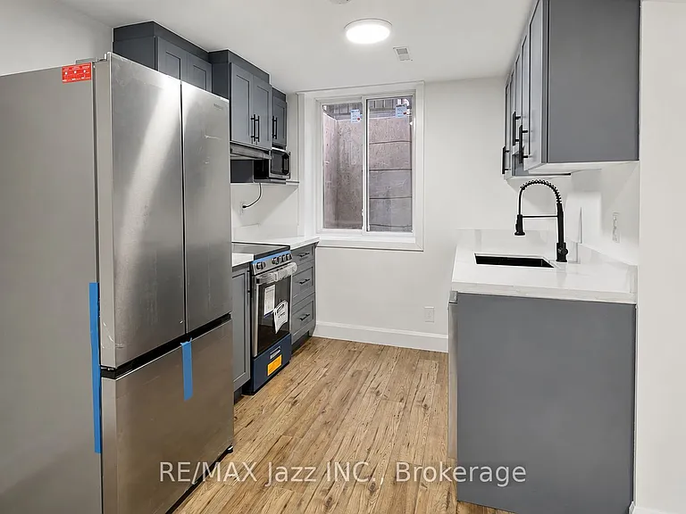 9 Maconnachie Pl #LOWER — Photo 10