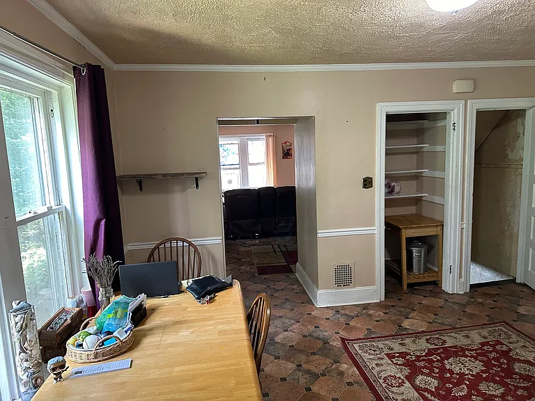 135 S 8th Ave — Photo 12