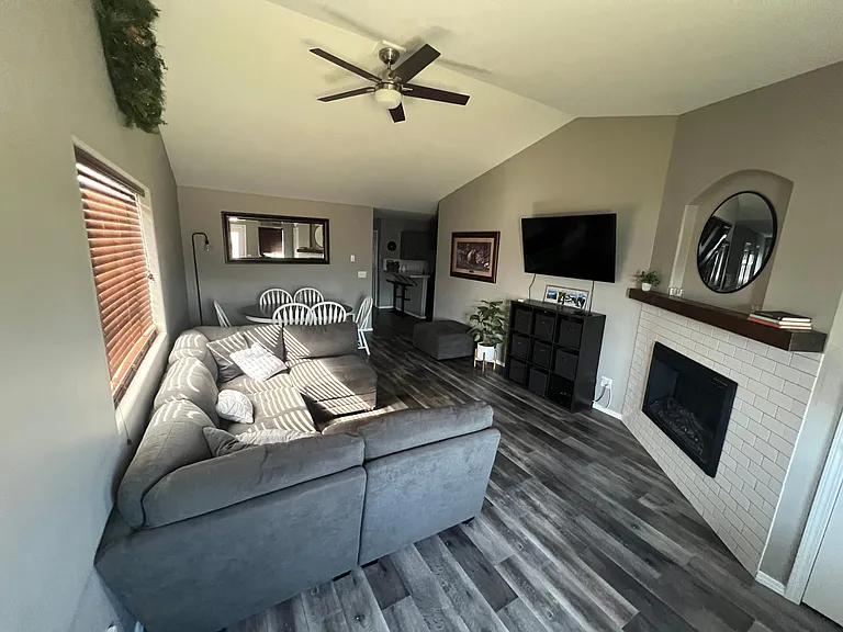 1543 Franlou Park Ln — Photo 2