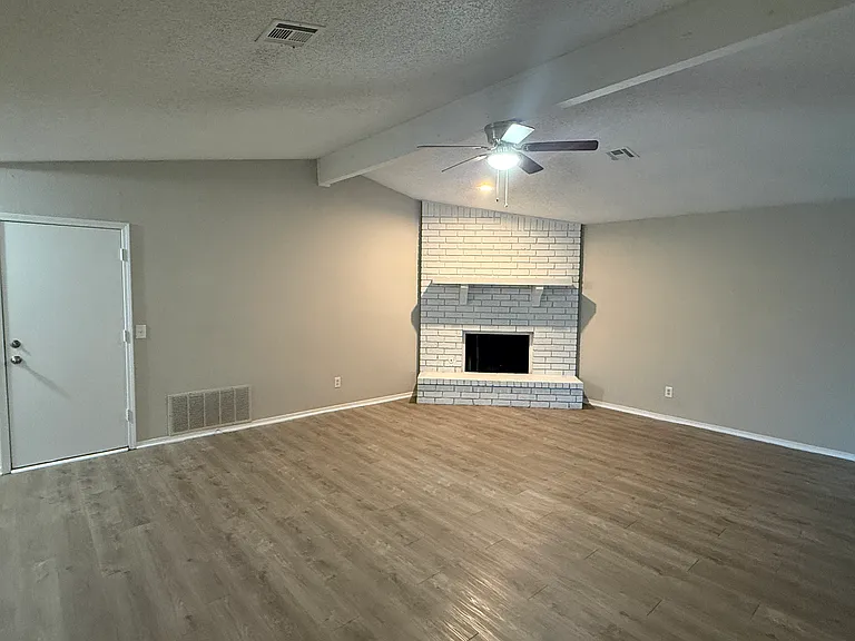 1110 W Birmingham Pl — Photo 5