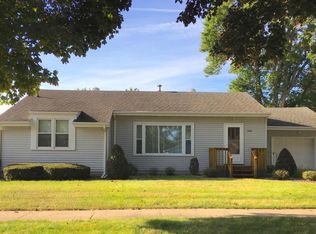 426 3rd St SW, Wells, MN 56097