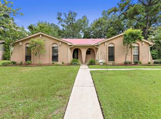 106 Linnet Dr, Ocean Springs, MS 39564