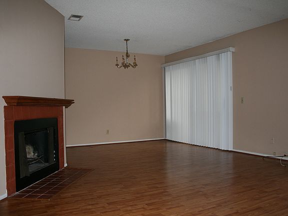 3rd image of 9382 Shadowood Dr APT D