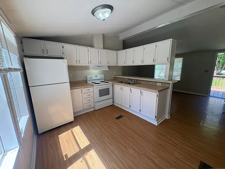 625 Reed Dr — Photo 6