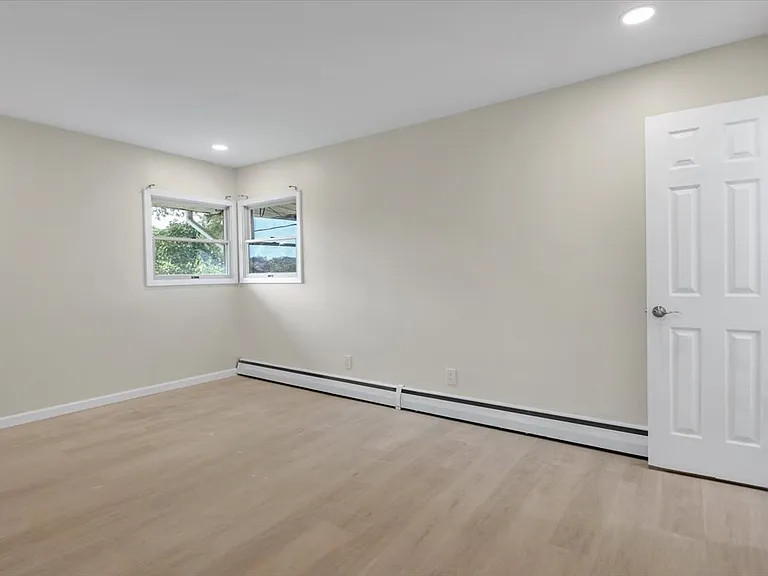 8 Fern Dr — Photo 13