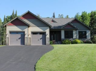 1413 Harbor Hills Dr, Two Harbors, MN 55616