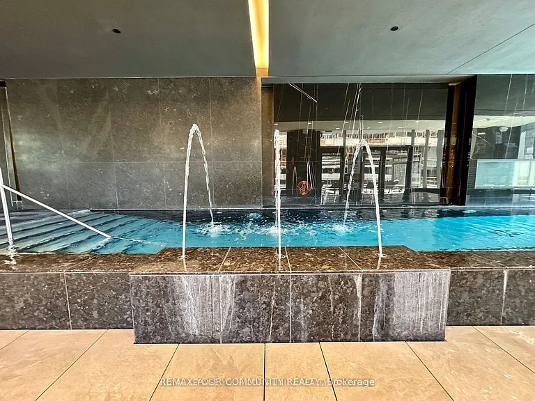 11 Yorkville Ave #2114 — Photo 16