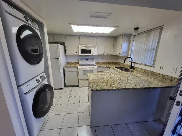 6607 W Jamaica Dr, Glendale, AZ 85306