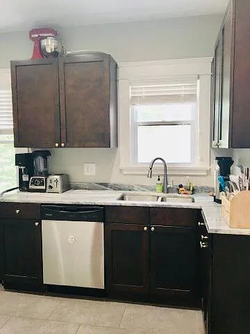 1177 Gladys Ave — Photo 3