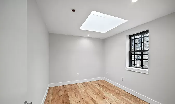 Rented by Lodger Corp | media 36