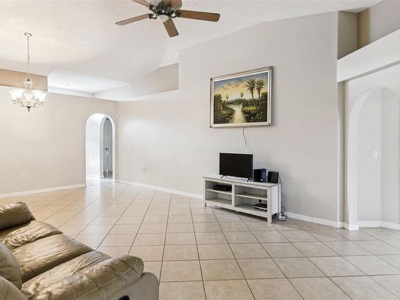 5th image of 2408 Ridgeway Dr