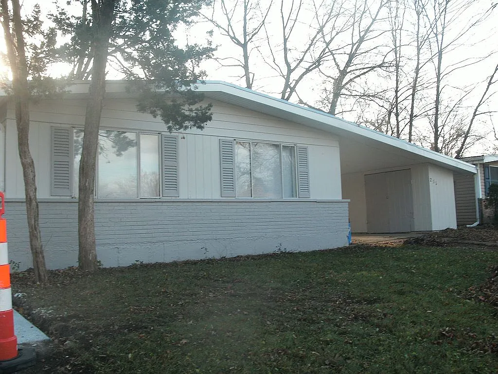 255 Sangamon St photo 1