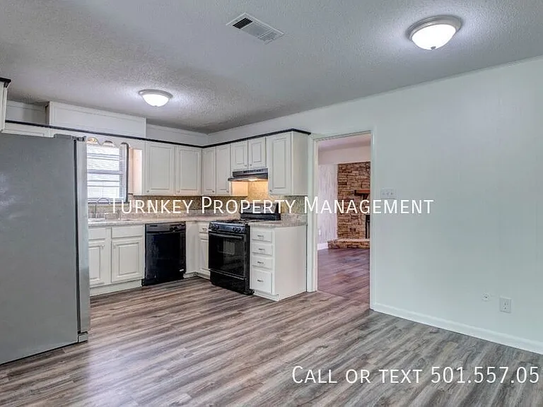 1301 Stafford Rd — Photo 2