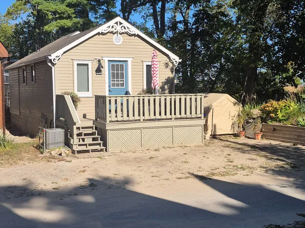 230 Shore Ln, Wasaga Beach, ON L9Z 2J1