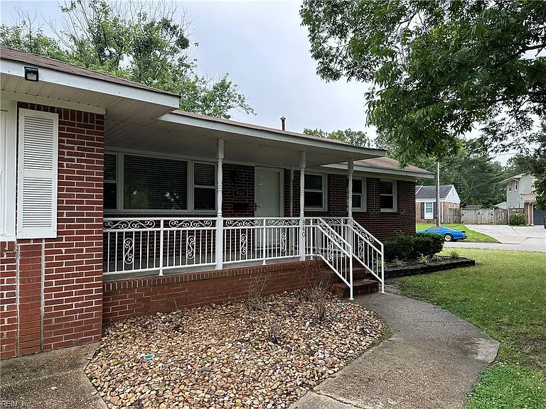 940 Redwood Cir — Photo 34