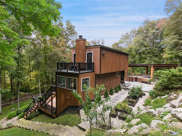 168 Park View Road, Pound Ridge, NY 10576