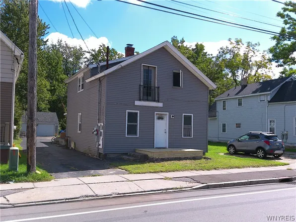 2115 Union Rd, West Seneca, NY 14224