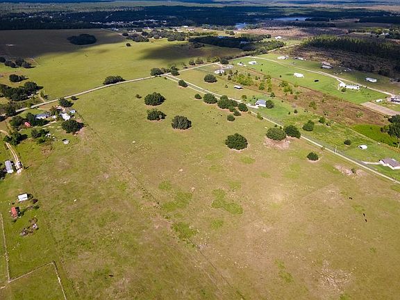 5th image of 156 SE Place Rd