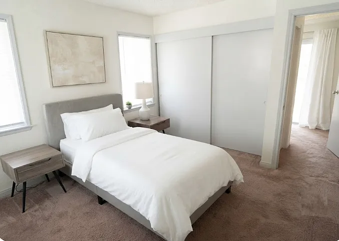 5822 Fullerton Ave #4 — Photo 2
