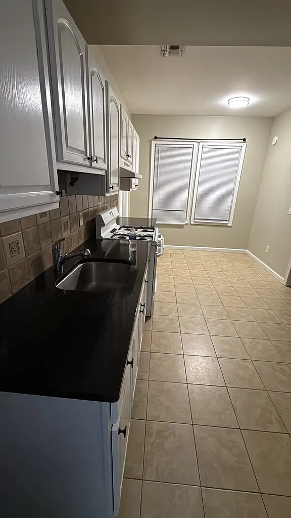 2 bed, $2,150 — Photo 3