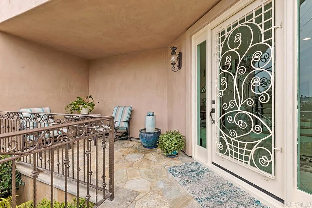 4 bed, 3.5 bath, 3545 sqft, $9,200 — Photo 4