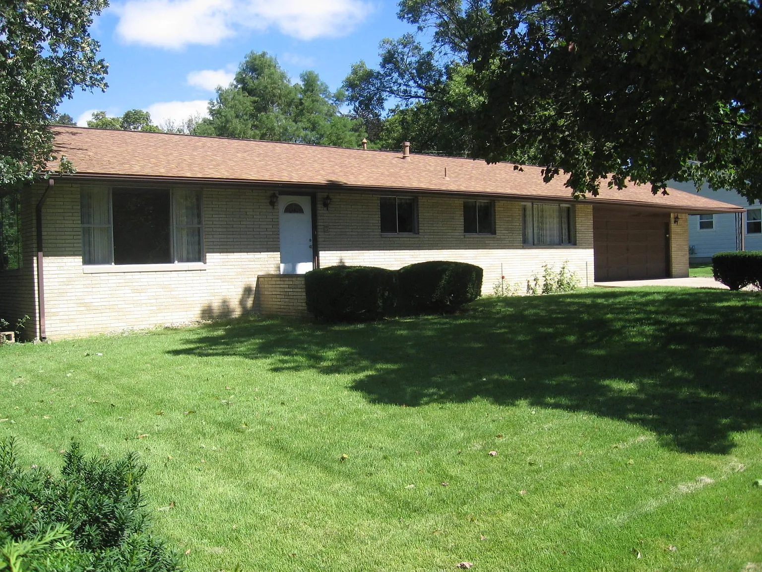 808 W Kirby Ave photo 1