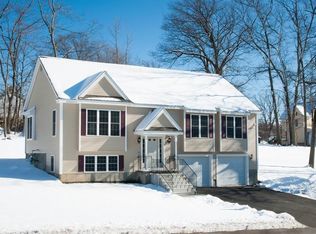 16 Pond View Dr, Clinton, MA 01510
