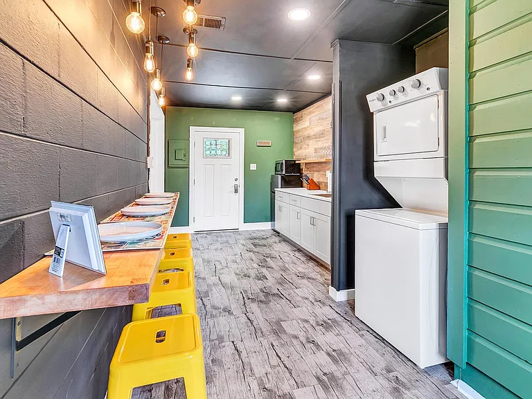 22615 Hilltop Ave #2 — Photo 4