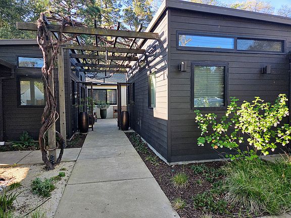 2nd image of 3789 Mosswood Dr