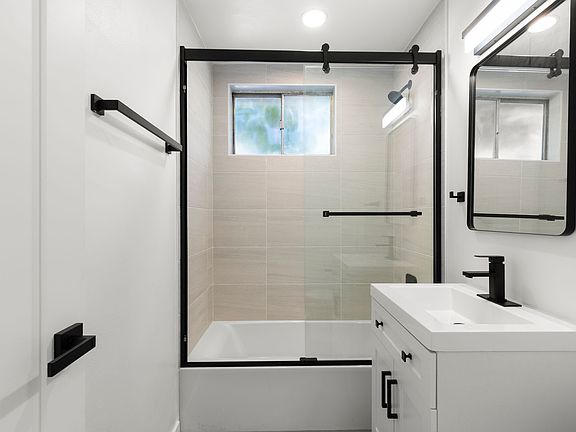 3rd image of 2707 & 2709 Muscatel Ave #2709-1/4