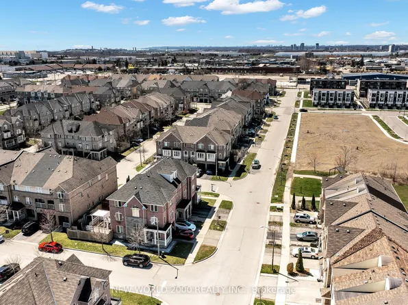 27 Stonewood St, Ajax, ON L1S 0B3